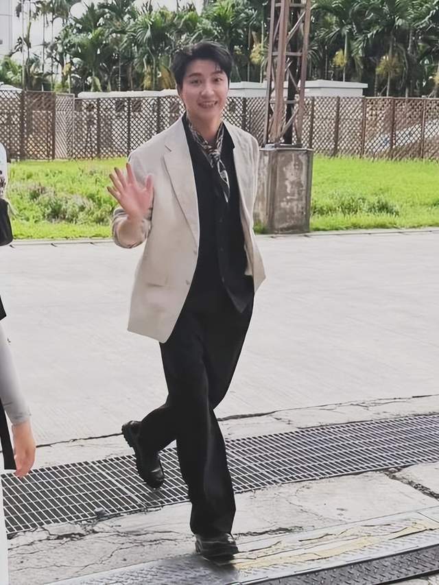 穿着时尚白, inews, bt
