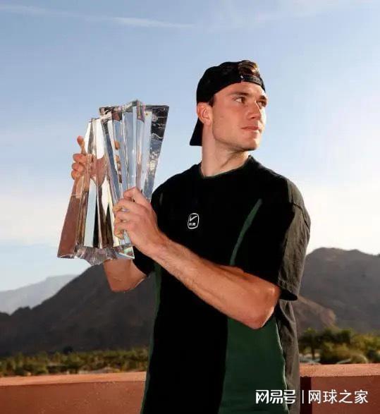 受到伤病困 受到伤病困